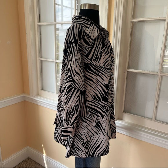 Vintage zebra print crepe button down overshirt black white 3/4 sleeve 1X - Picture 8 of 14